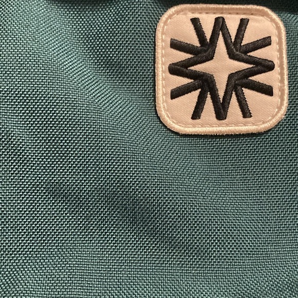 Walker Family Goods Valley Duffel new with tags + additional shoulder straps - Picture 4 of 4